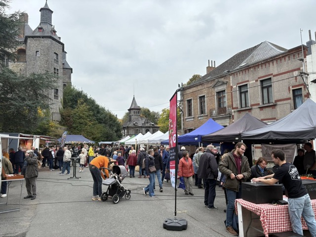 marché de village à la Boucherie Paysanne de Naast,