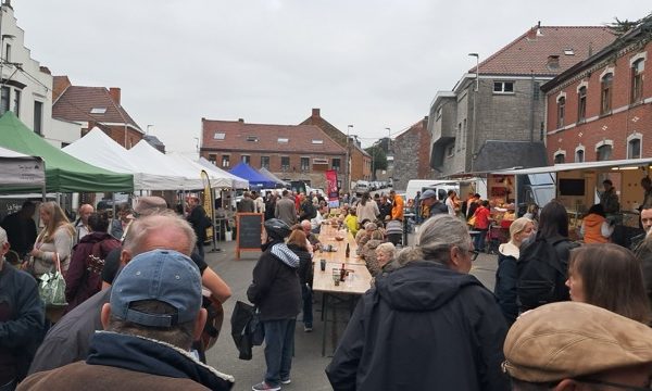 marché de village à la Boucherie Paysanne de Naast,